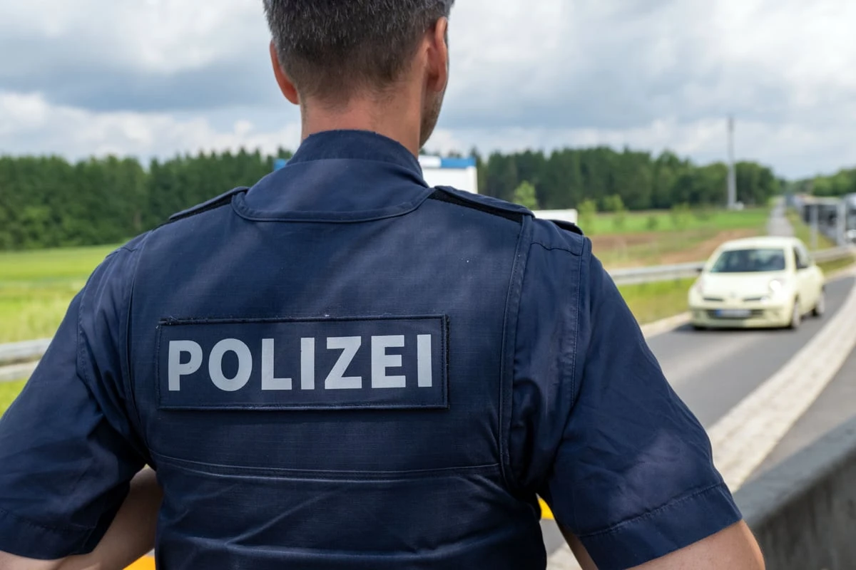 Polizei beweist richtigen Riecher: Gesuchter geht an der Grenze ins Netz!