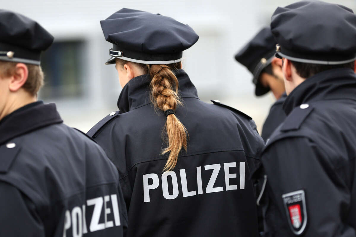 Polizei findet Frauenleiche im Schrank: War es Mord?