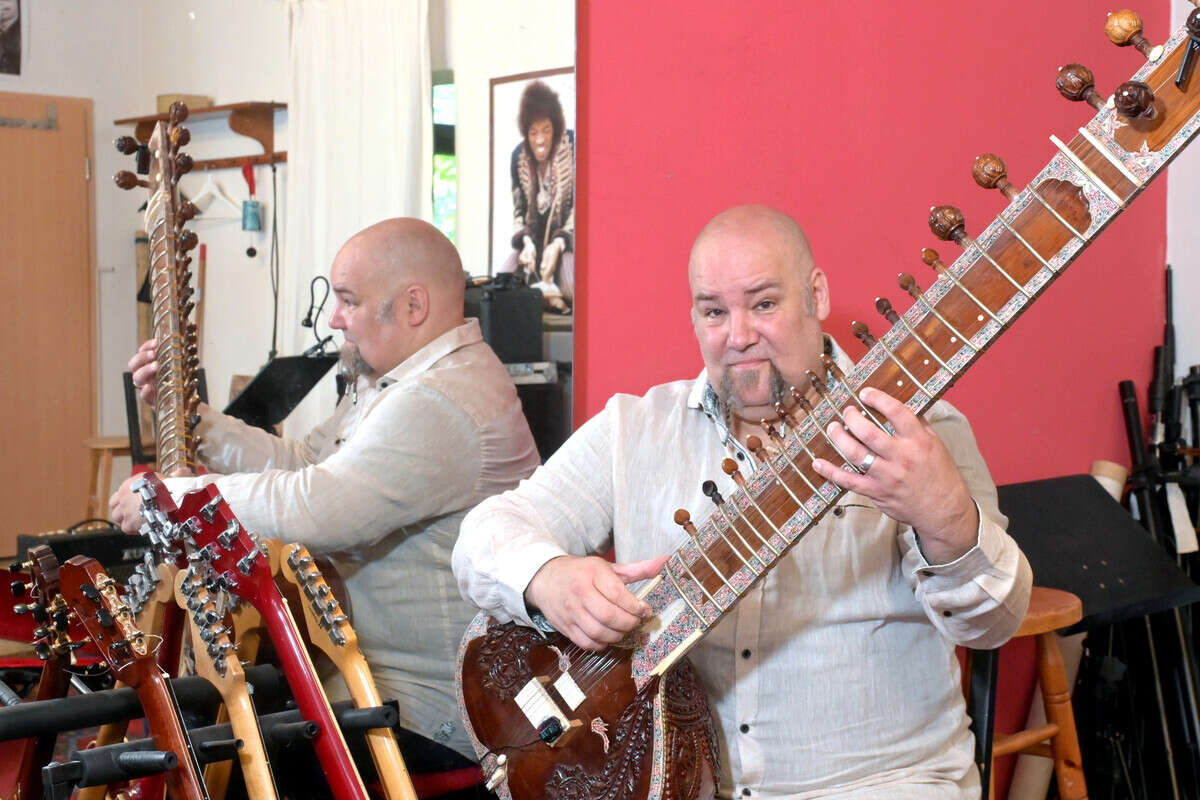 Weit gereister Musiker zieht bei der Schlössernacht andere Saiten auf