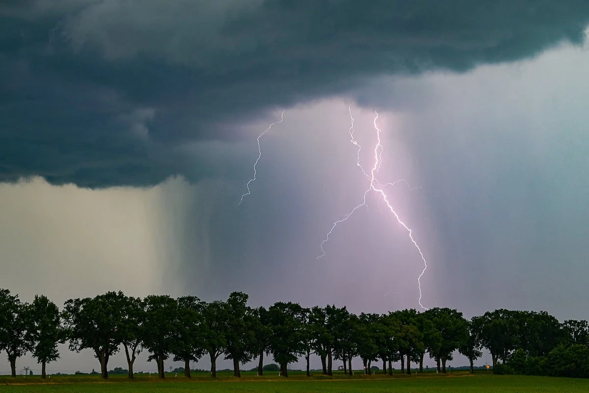 Unwetter führt in Thüringen zu Unfällen und Überflutungen