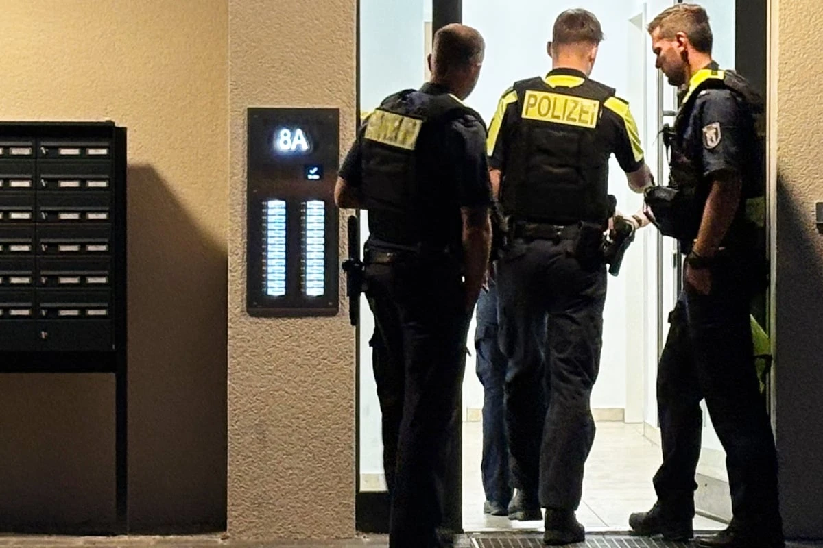 18-Jähriger widersetzt sich Festnahme in Marzahn: Polizist schwer verletzt