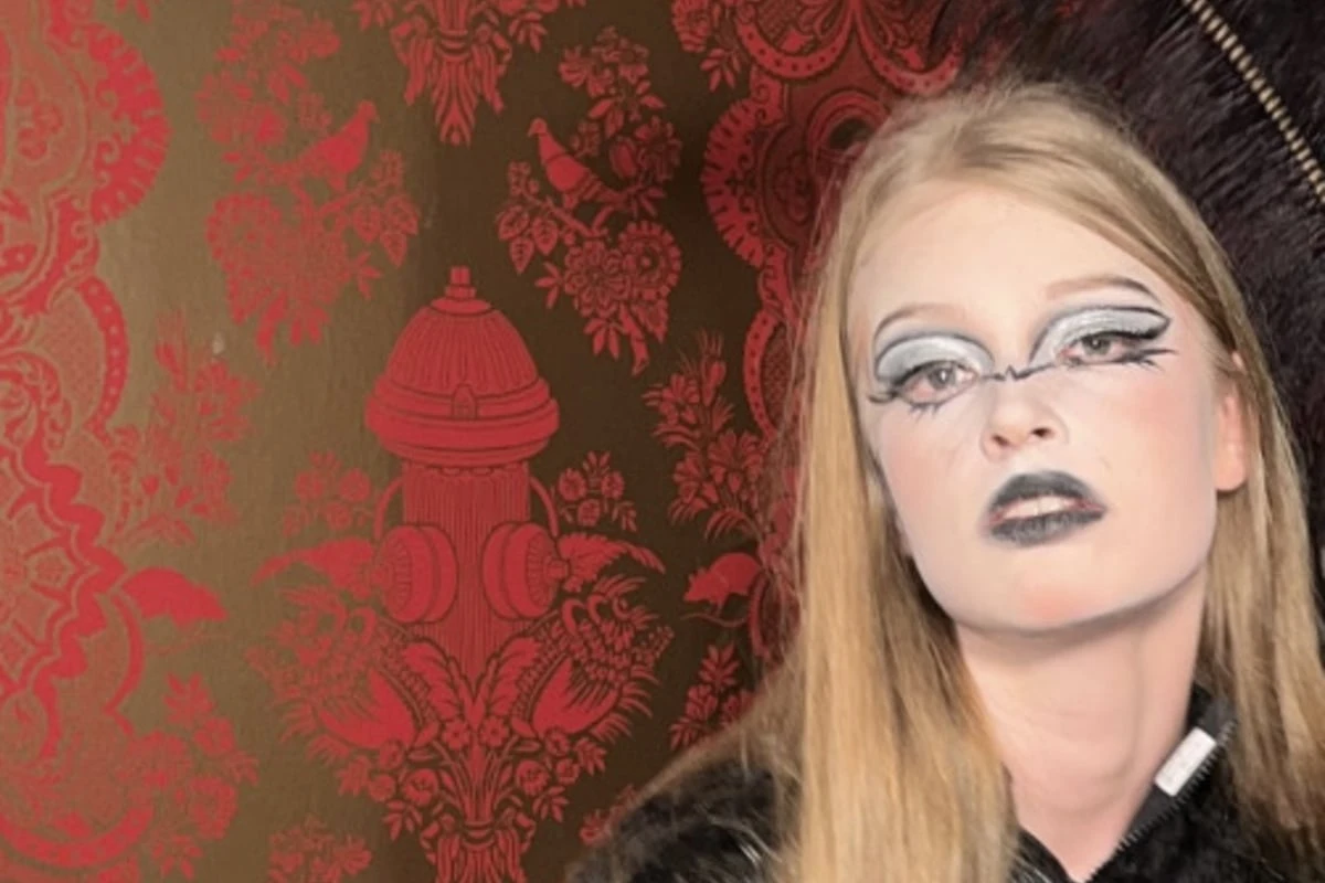 Elon Musks entfremdete Tochter Vivian zeigt stolz Transgender-Flagge bei Drag-Debüt!
