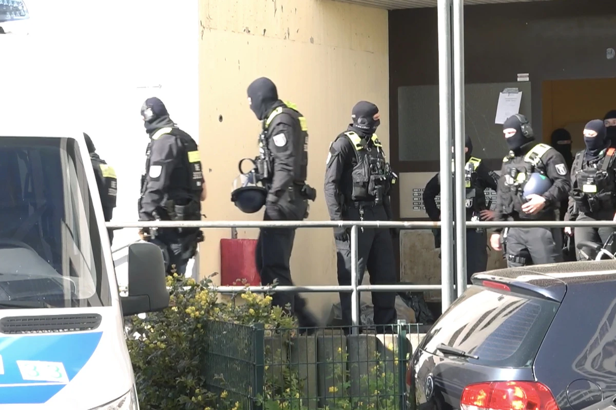 Anschlag geplant? Mutmaßlicher Hisbollah-Anhänger bei Neukölln-Razzia festgenommen