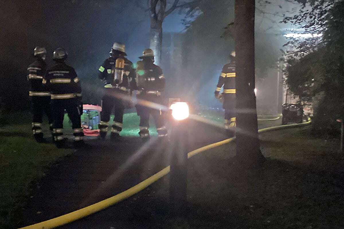 Alle Hände voll zu tun für die Feuerwehr: Brand in München ruft Retter auf Plan