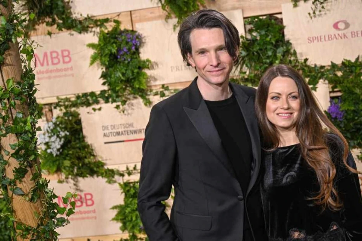 Alice Dwyer und Sabin Tambrea: 