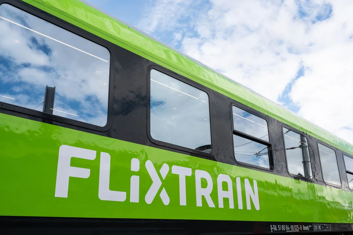 Reizgas-Alarm im Flixtrain: Neun Reisende betroffen