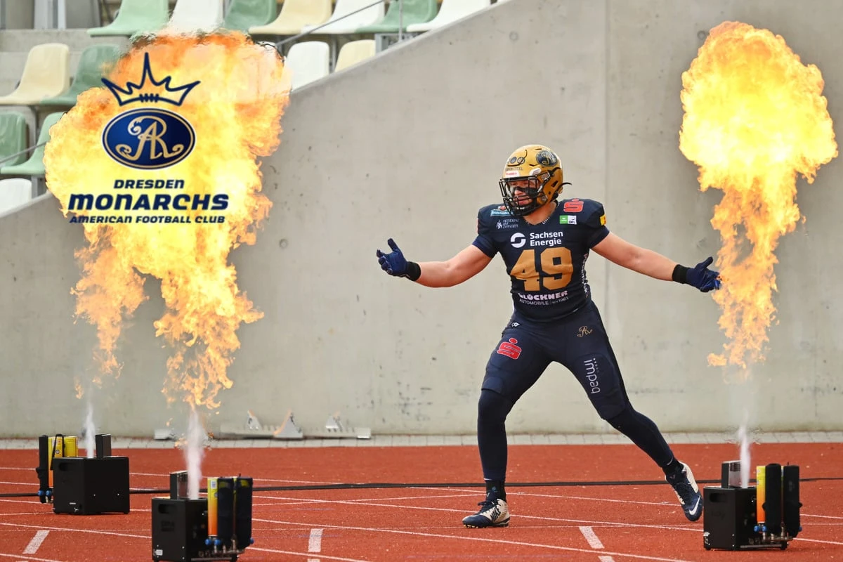 Monarchs-Defense on fire: 