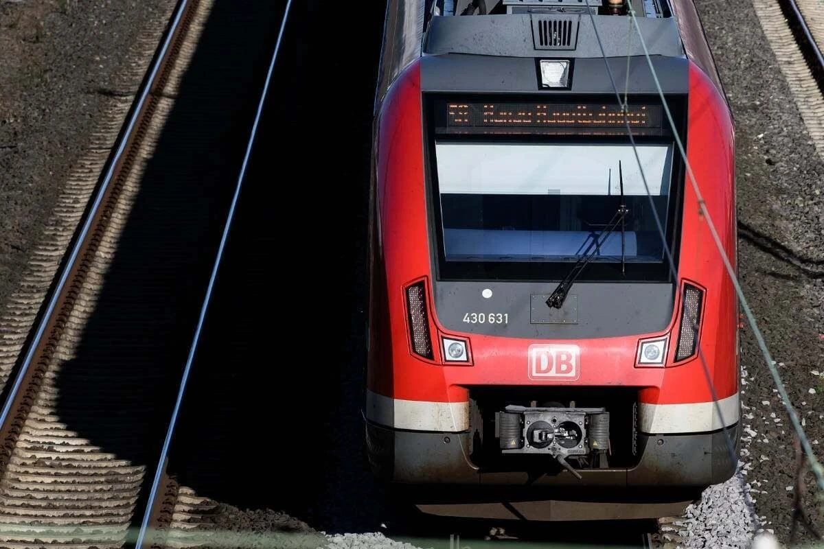 Tragischer Unfall an Frankfurter S-Bahn-Strecke: 29-Jähriger kommt ums Leben