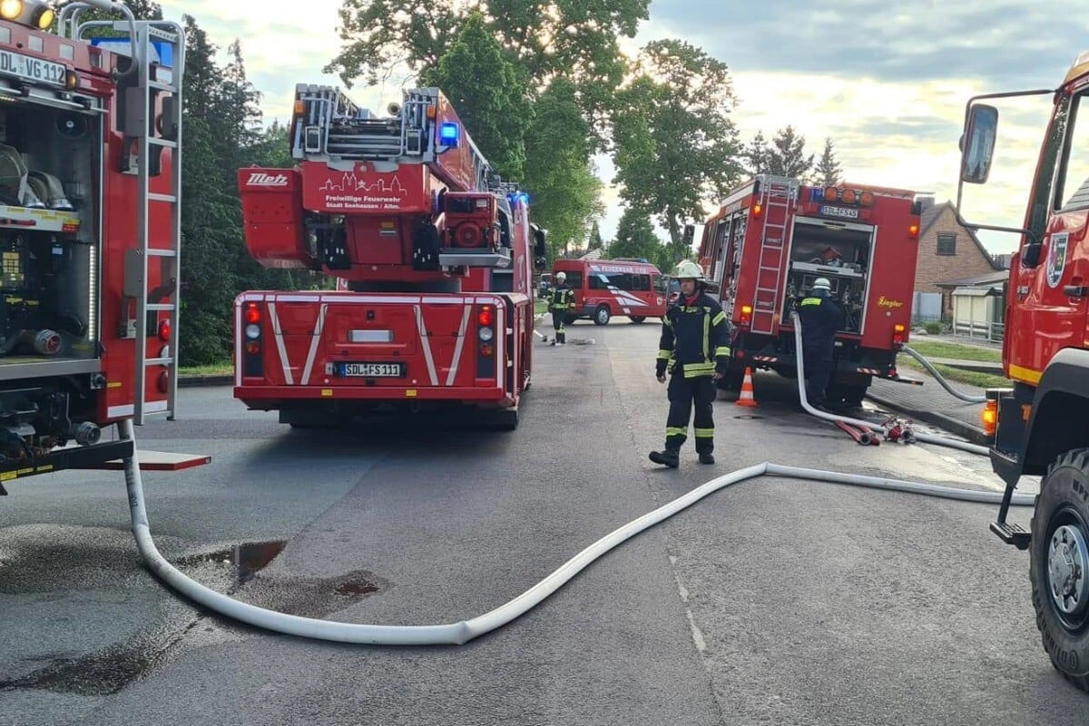 Einfamilienhaus in Flammen: Plötzlich brennt die Küche