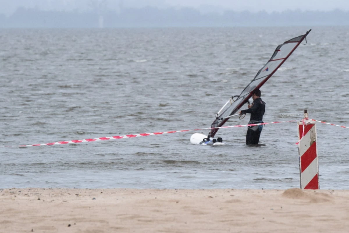 Lebensgefährlicher Stoff an der Ostsee entdeckt: Kampfmittelräumdienst warnt