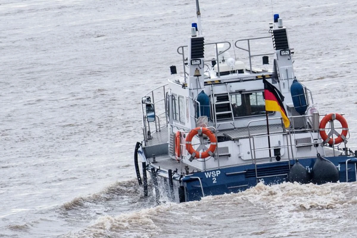 Rhein-Horror geht weiter: Zeugen ziehen Mann an Land, kurz darauf ist er tot