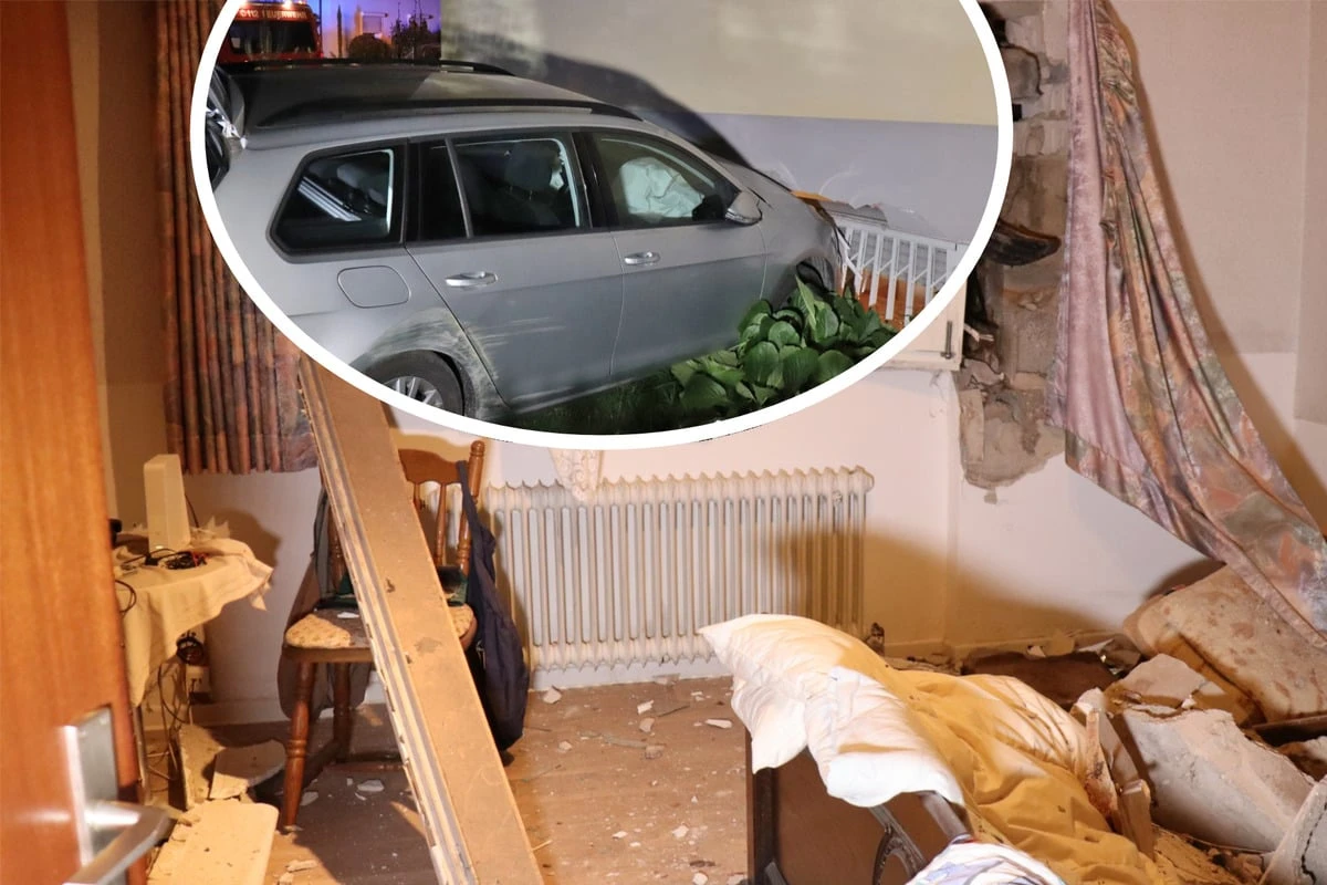Fahranfänger gibt Gas und kracht in Hauswand: 45.000 Euro Schaden