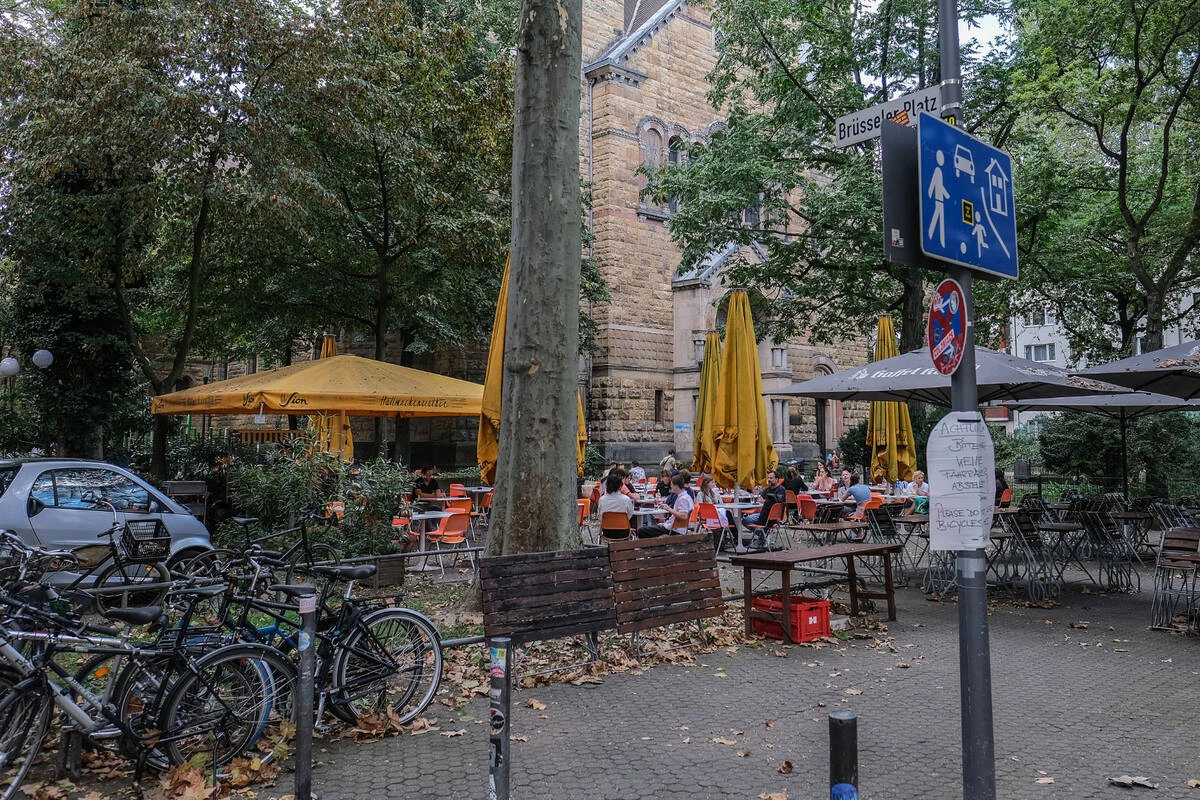 Ist das das Ende des Szenetreffs? Stadt Köln führt Alkoholverbot am Brüsseler Platz ein
