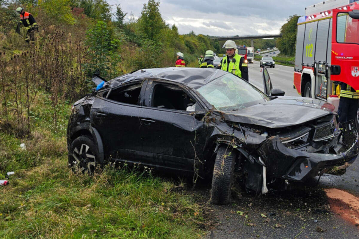 SUV rutscht Böschung hinauf und überschlägt sich auf A3: Zeugen reagieren sofort