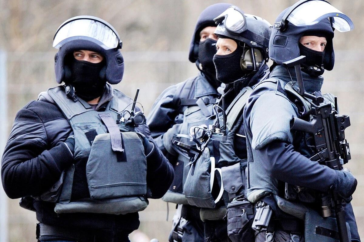 SEK-Einsatz in Köln: Mann verschanzt sich mit Machete