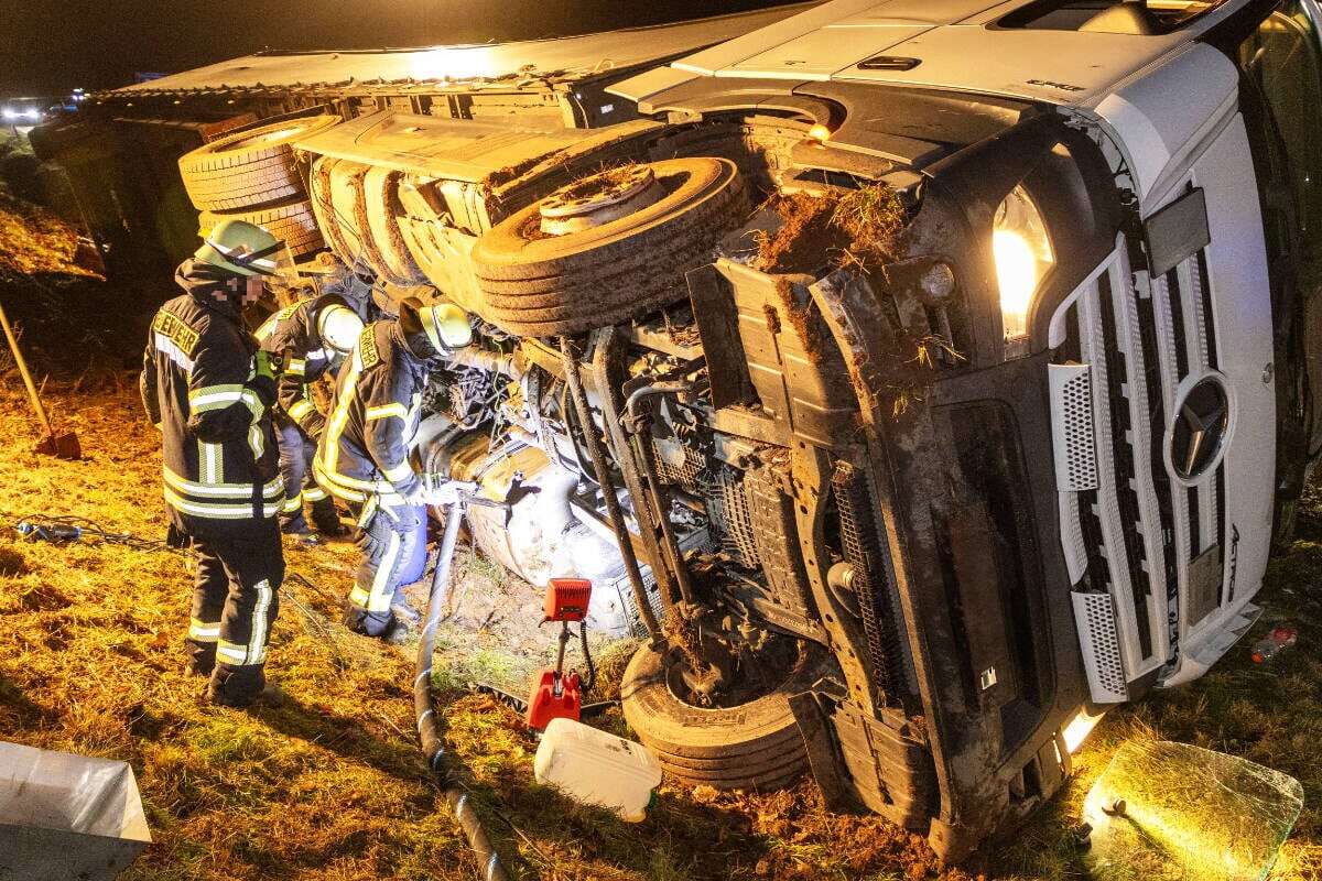 Schwerer Lastwagen-Unfall auf der A7: 56-Jähriger in Klinik