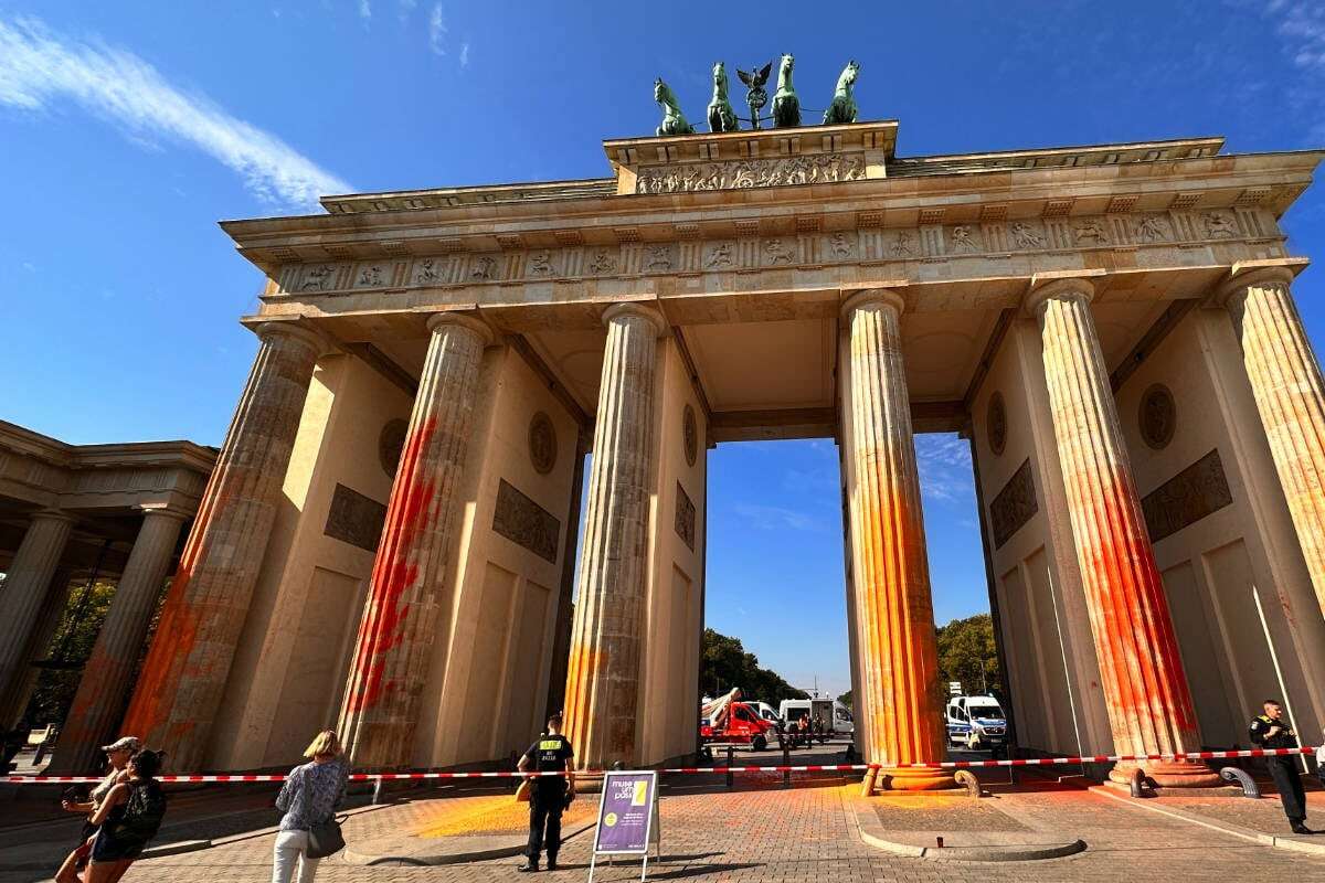 Erneute Farb-Attacke auf Brandenburger Tor, aber etwas ist anders