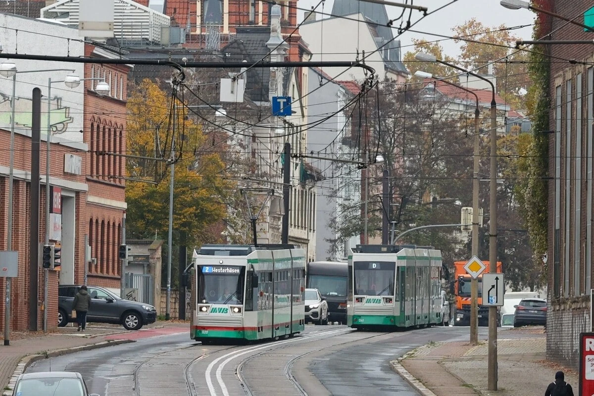 Änderungen für Autofahrer und Nachtbus: Magdeburg erneuert Straßenbahnschienen
