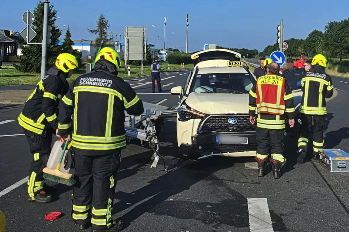 Unfall auf der Bundesstraße: Tier rennt über Fahrbahn - dann geht alles ganz schnell