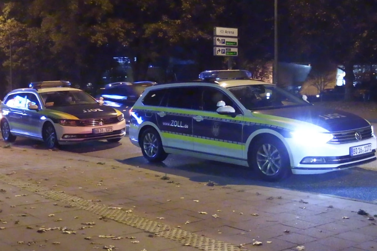 Razzia! Polizei und Zoll durchsuchen mehrere Objekte und werden fündig