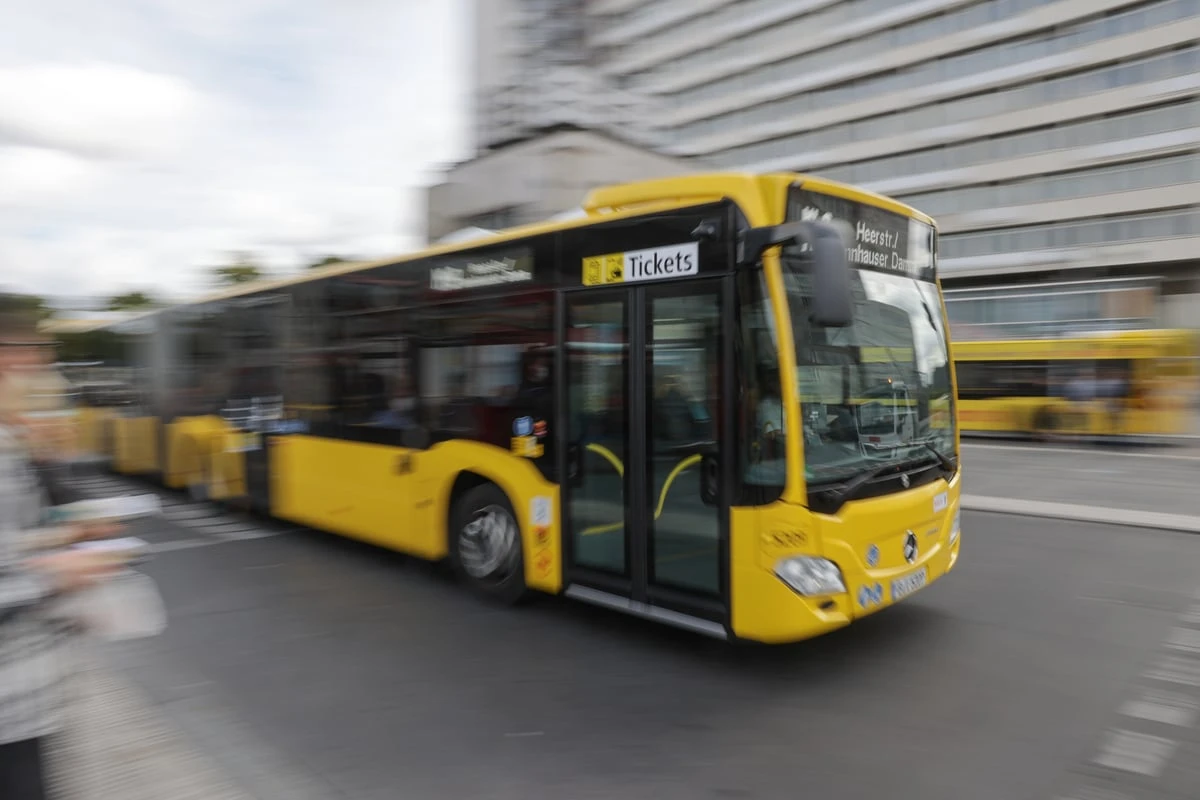 Berlin plant Messerverbot im Nahverkehr – Bahn, Bus, Bahnhof bald waffenfrei?