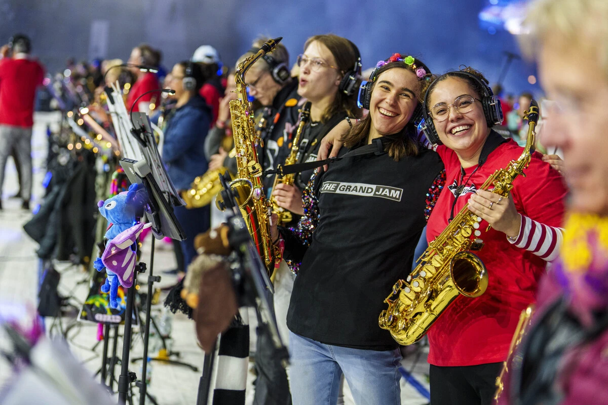 Da ist Musik drin: Rekordversuch mit Mammut-Chor und -Orchester im Stadion