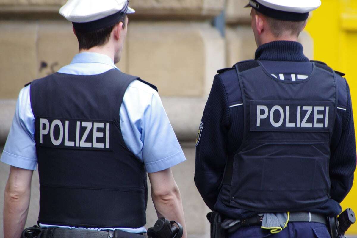 Zwei Männer vor dem Allee-Center attackiert: Polizei sucht Zeugen