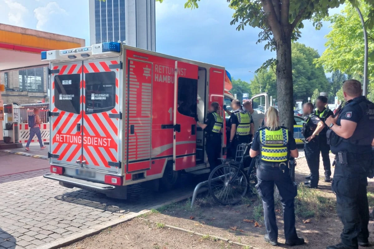 Nahe dem Bahnhof: Patient greift plötzlich Sanitäter an