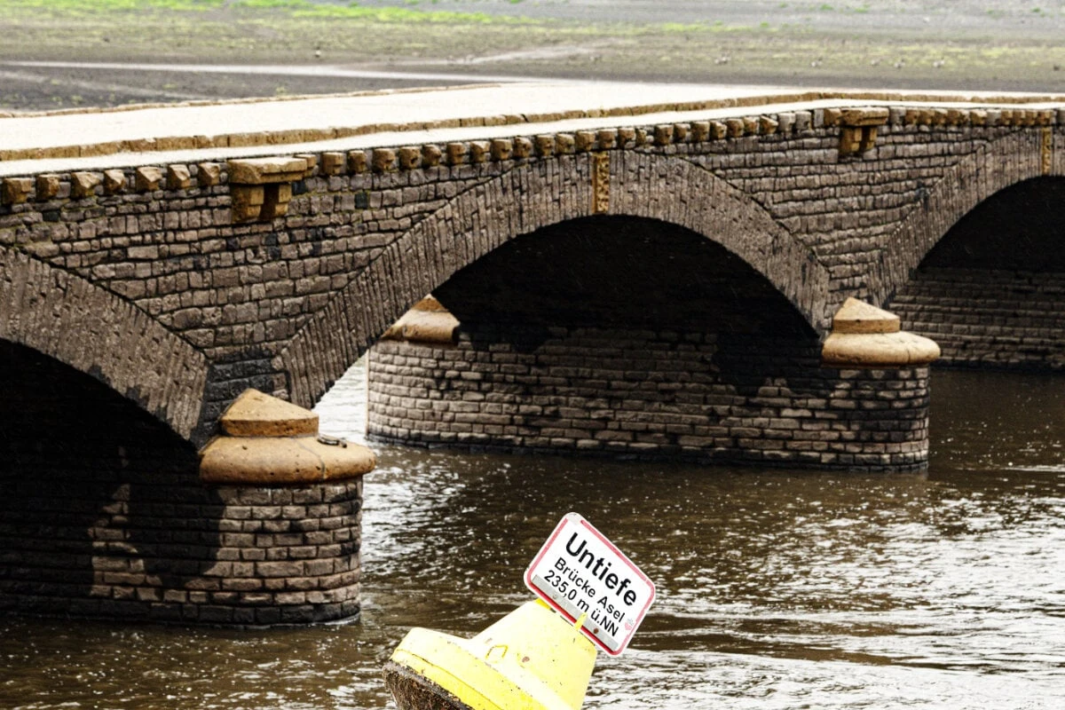 Wasserstand von See sinkt stark und 