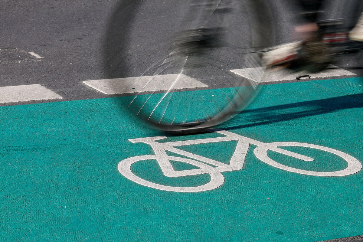 Für 100.000 Euro: Leipziger Ring bekommt weitere grüne Fahrradspur