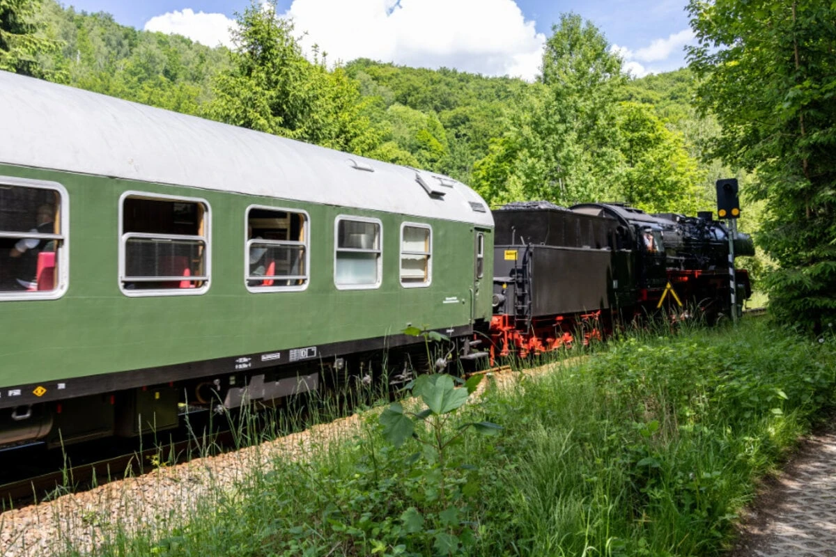 Technischer Defekt sorgt für Bahnstrecken-Sperrung im Erzgebirge