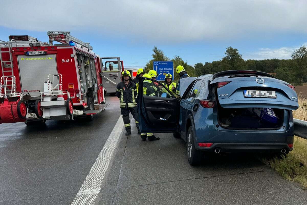 Mehrere Verletzte bei Unfall auf der A1! Auto und Gefahrgutlaster stoßen zusammen