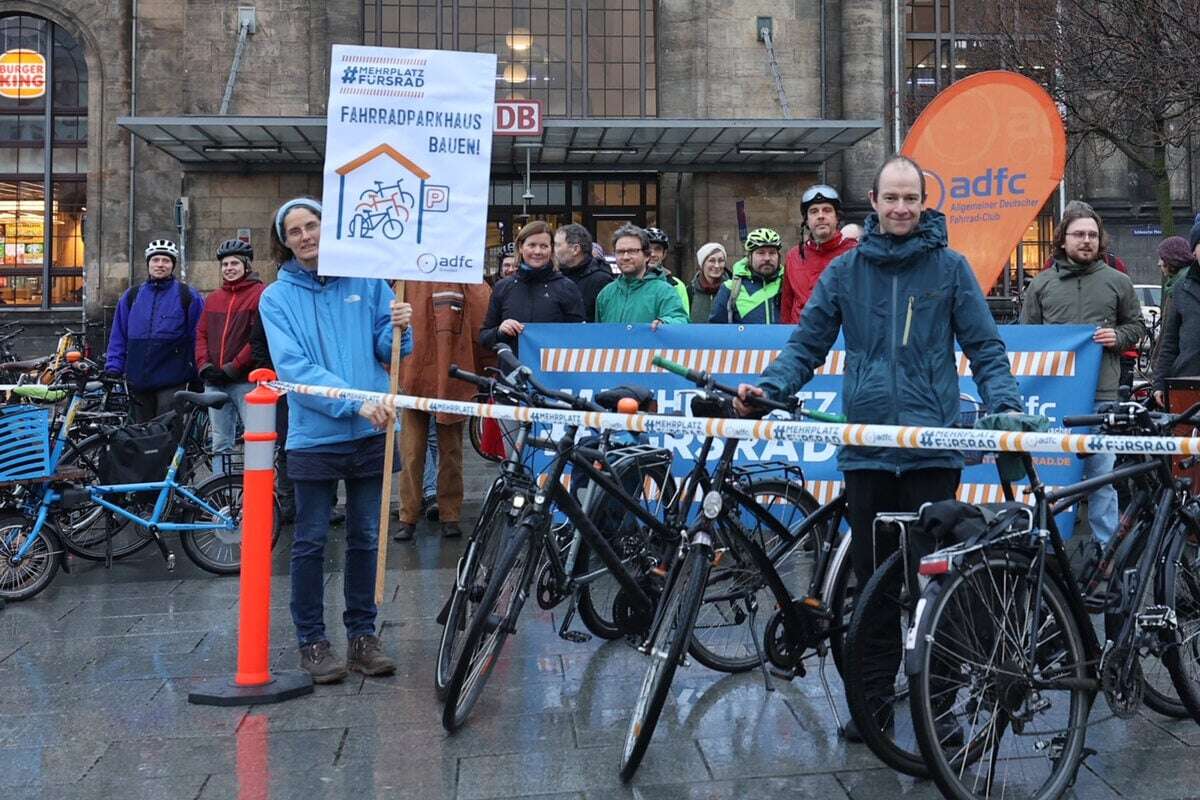 Radler kämpfen in Dresden für ihr Parkhaus am Neustädter Bahnhof