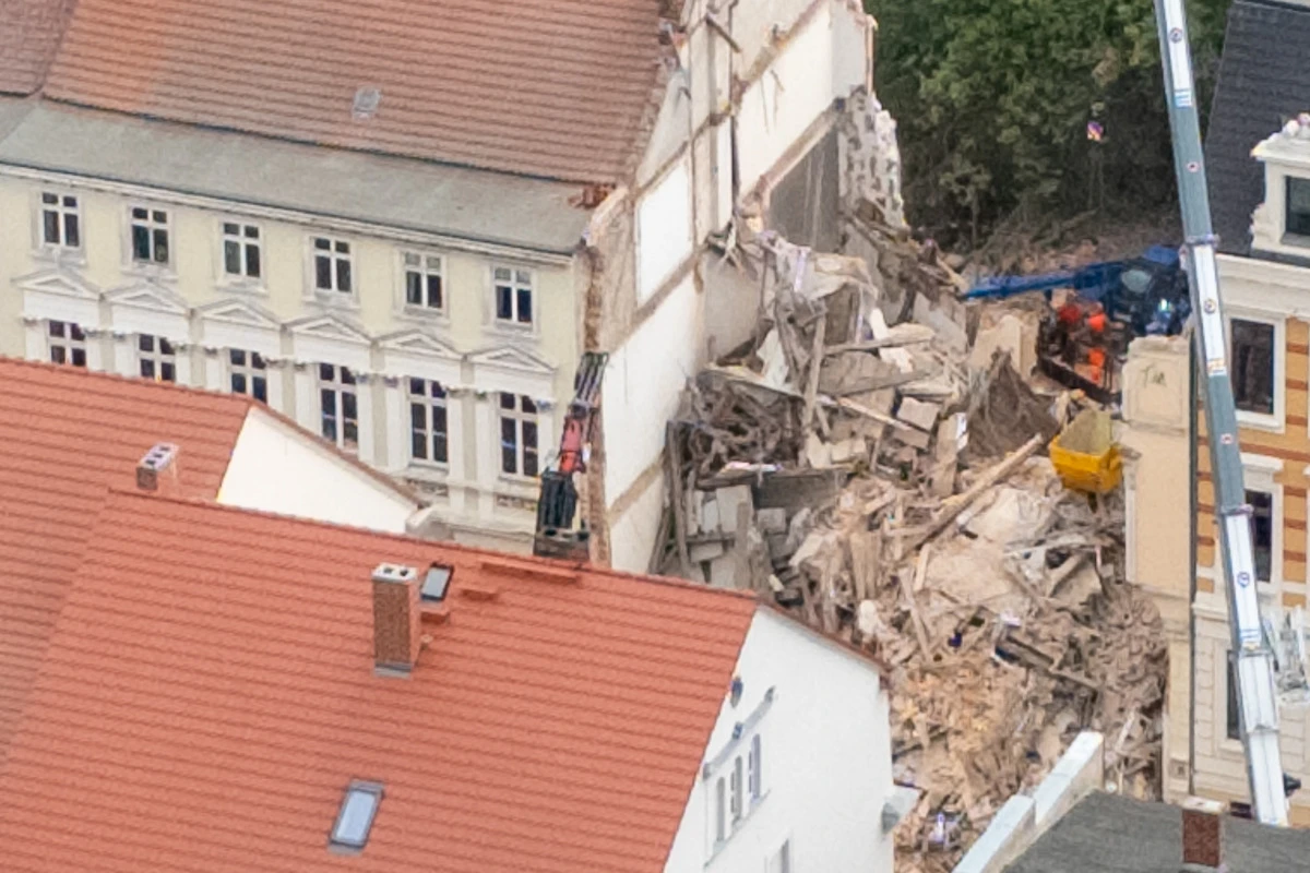 Hauseinsturz in Görlitz: Einsatzkräfte mit Stand der Suchaktion 