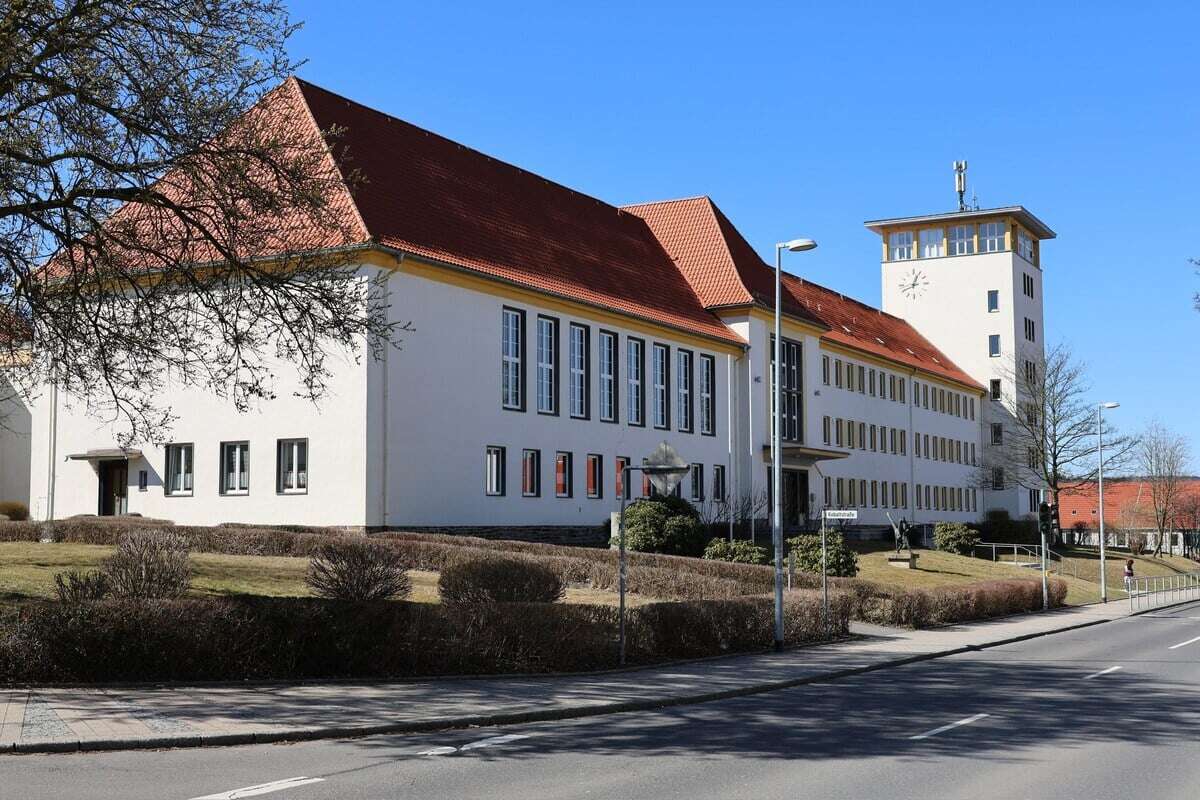 Polizeieinsatz im Erzgebirge: Teenager (15) soll Mitschüler bedroht haben