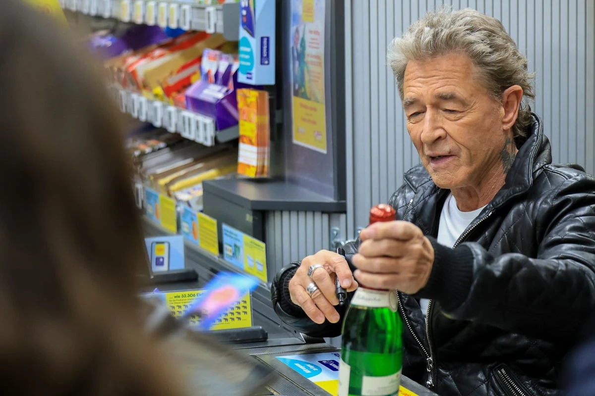 Bei ihm piept's gewaltig! Peter Maffay an Netto-Kasse gesichtet