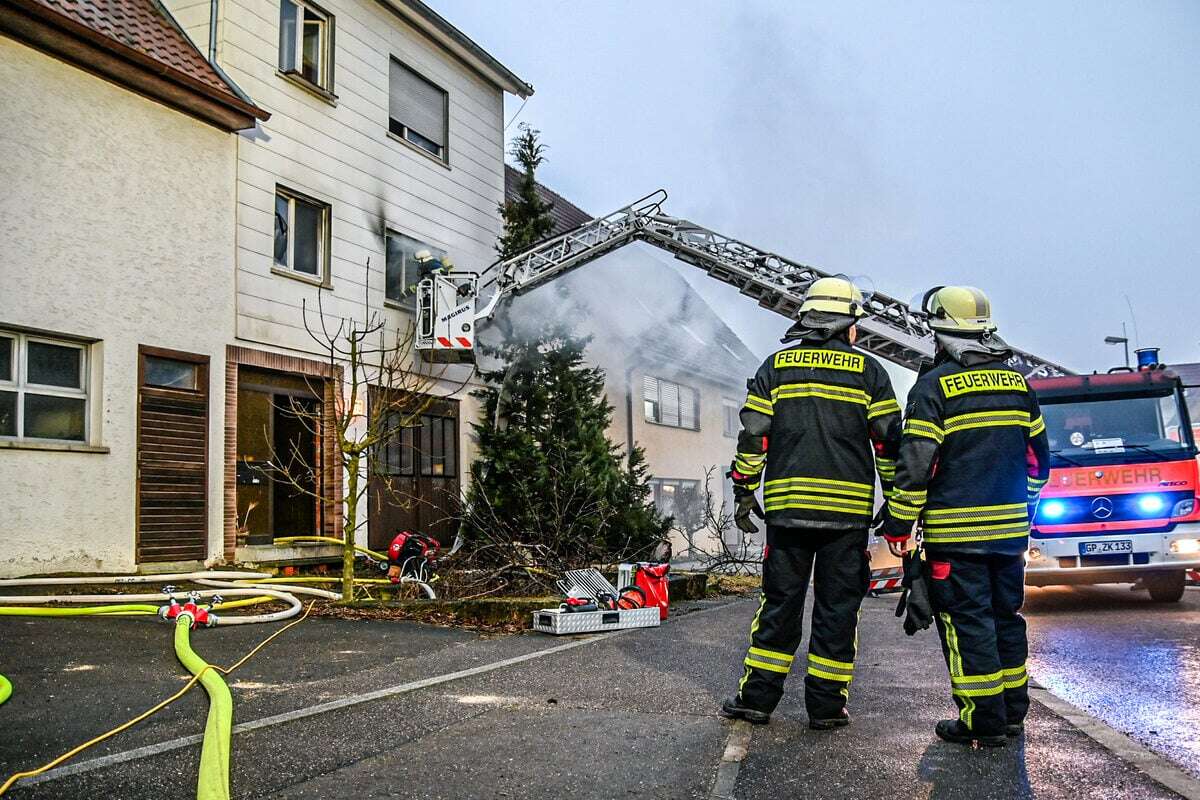 Feuer in den Morgenstunden: Toter in Einfamilienhaus