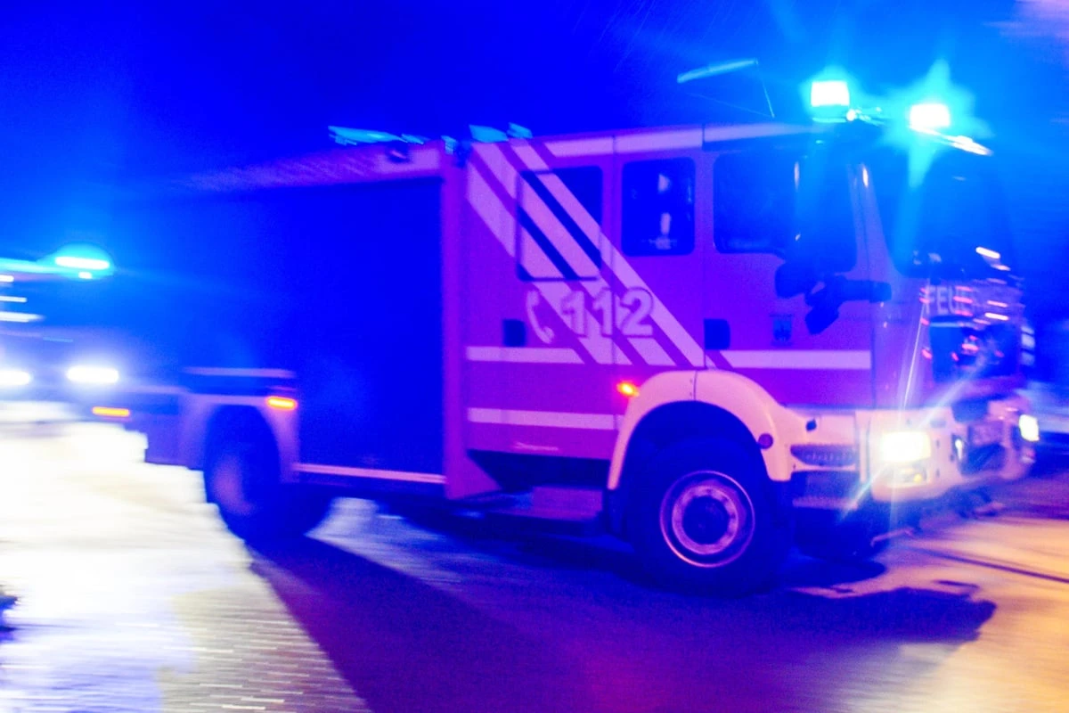 Einsatz am frühen Morgen: Feuer im Gartenverein in Nordwest