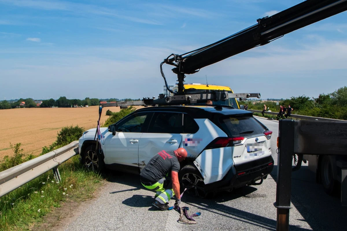 Sieben Verletzte! Fehmarnsundbrücke nach Unfall stundenlang gesperrt