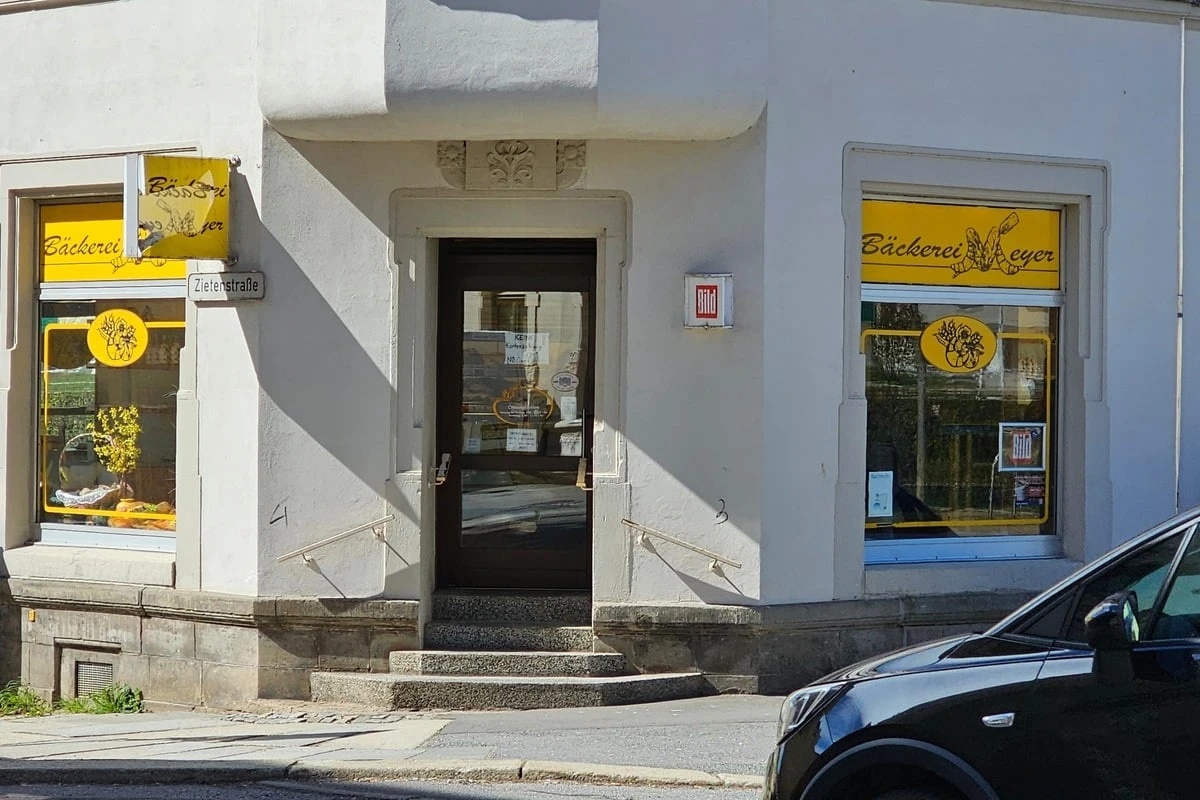 Raub-Attacke in Chemnitzer Bäckerei: Mann klaut Geld aus Kasse