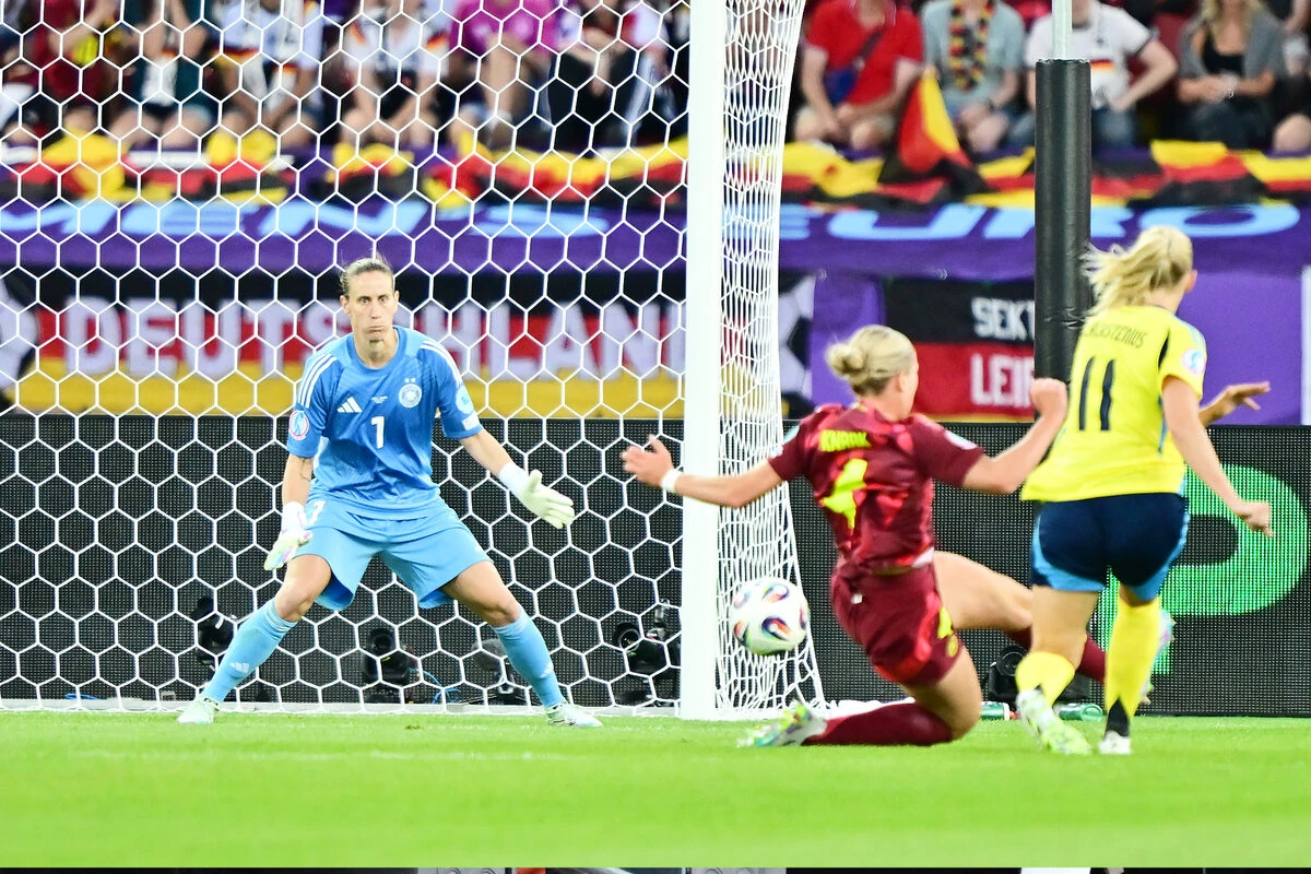 Frauen-EM im Liveticker: Deutschland nur noch zu zehnt! Schweden dreht das Spiel