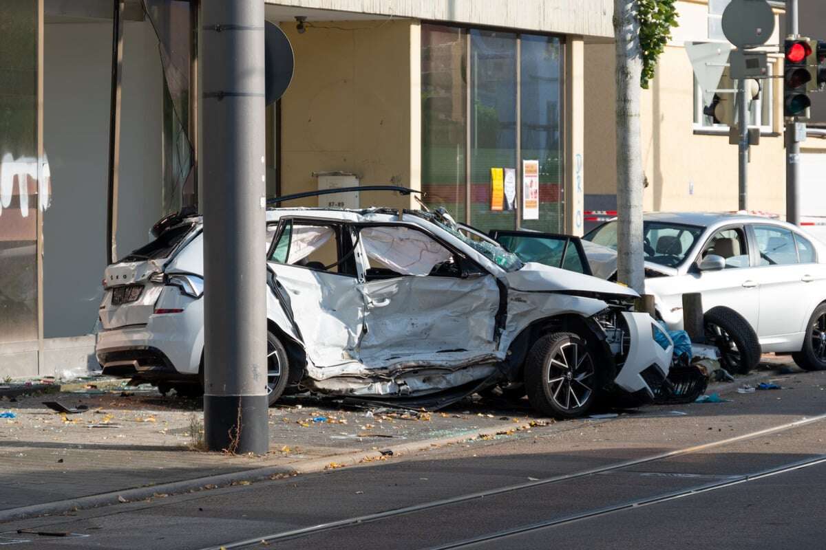 War es eine Amok-Fahrt? 24-Jähriger rast durch Darmstadt und verursacht schweren Unfall!