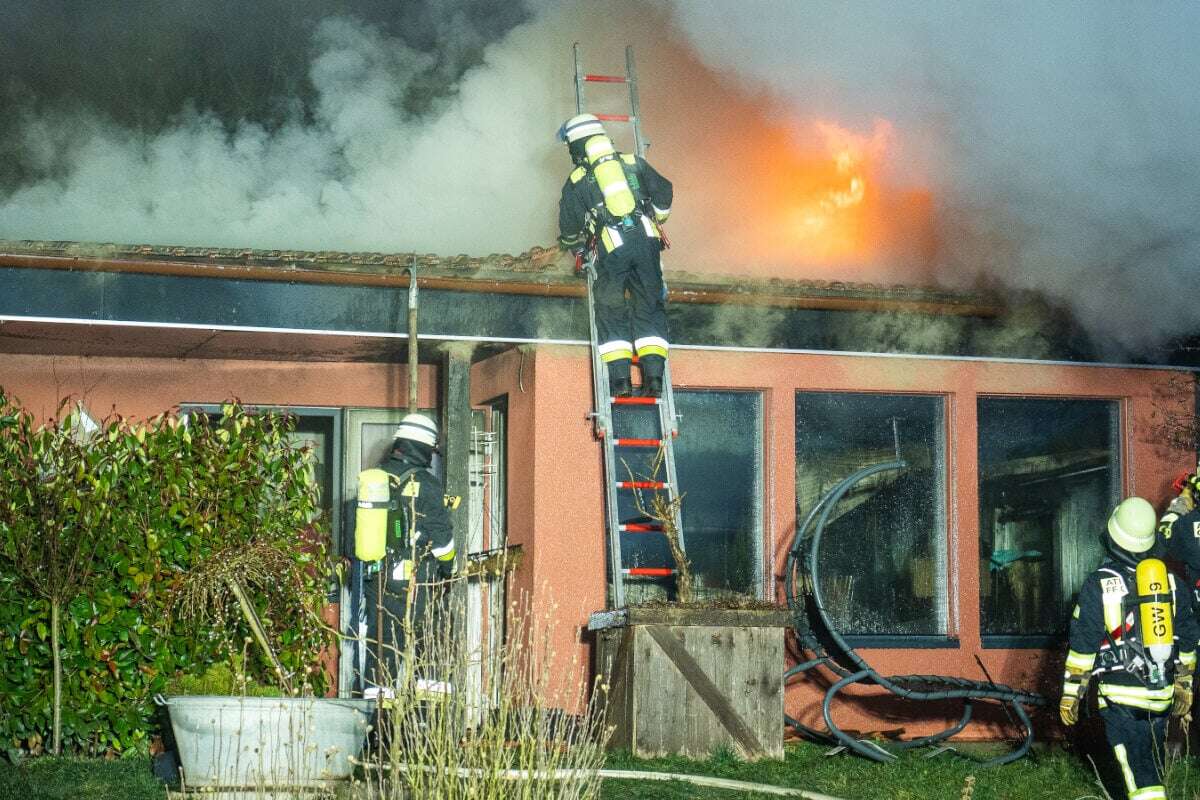 Feuer in Feriendorf: Einsatzkräfte machen grausige Entdeckung