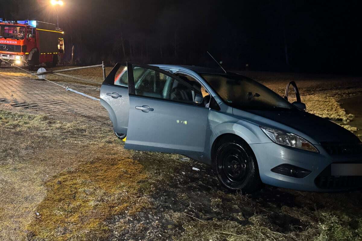 Kurioser Auto-Unfall bringt Schiffsverkehr zum Erliegen