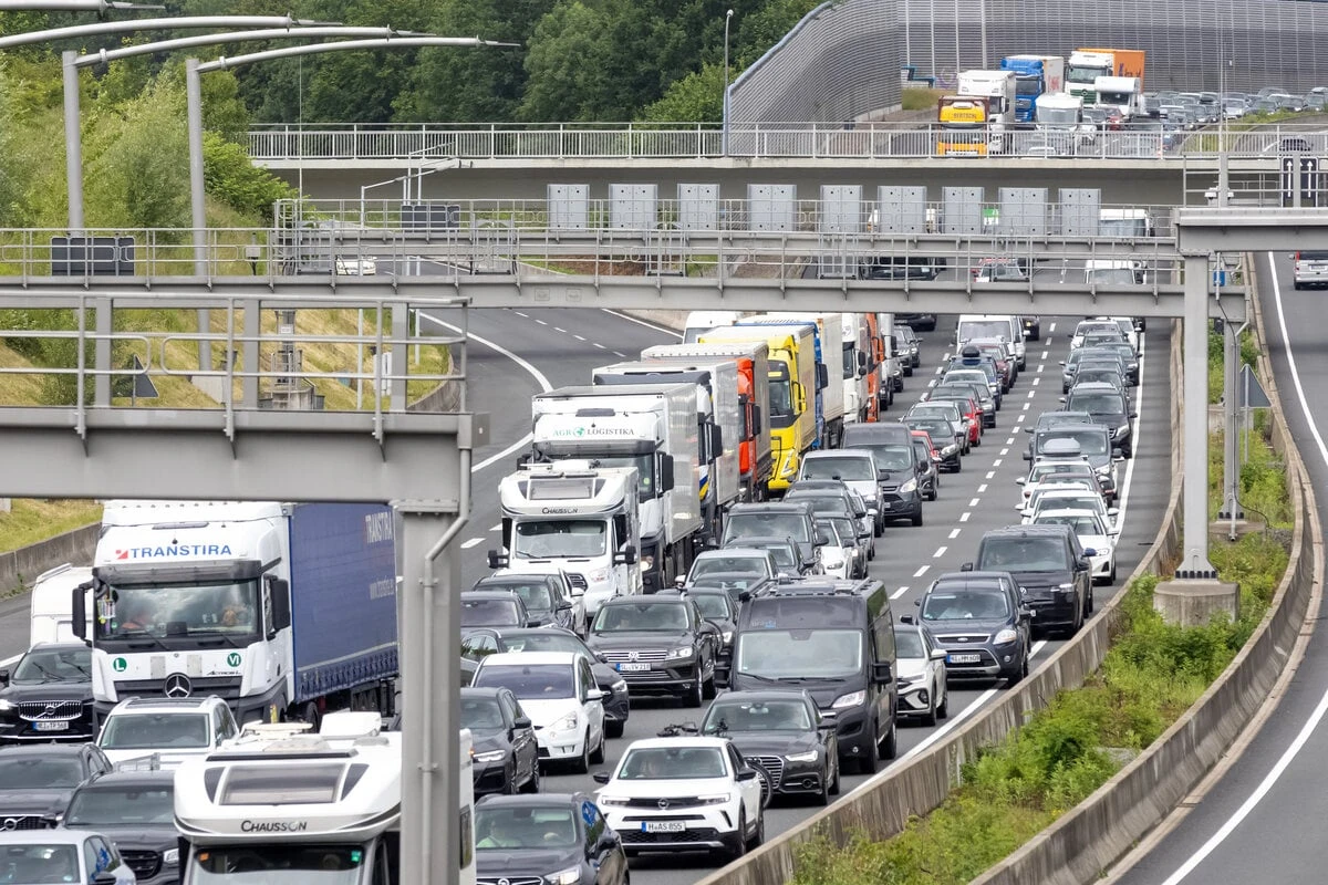 Elbtunnel und A7 am Wochenende Richtung Hannover komplett gesperrt