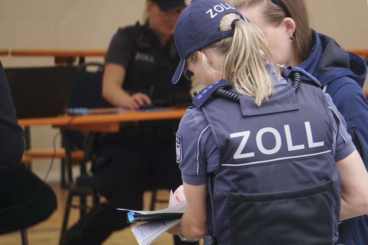 Zoll-Razzia in Dresden: Einsatzkräfte durchsuchen Geschäftsräume von Baufirmen!