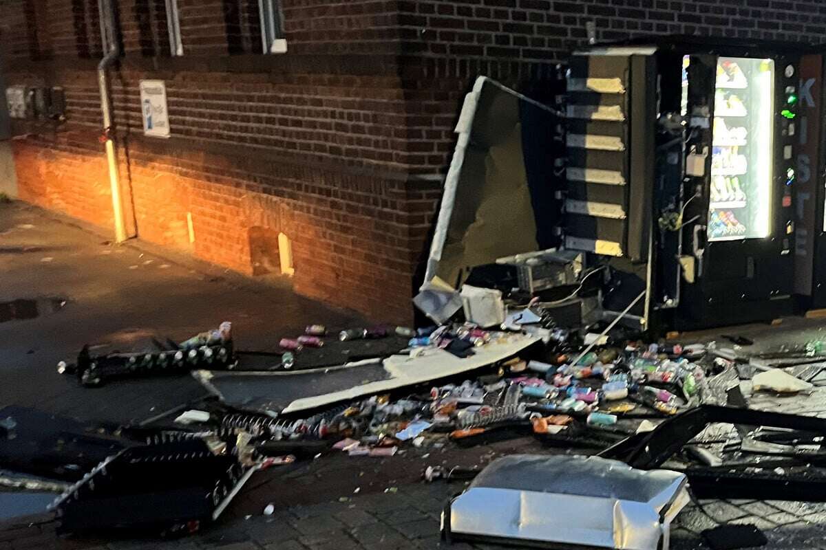 Snackautomat fliegt in die Luft: Polizei sucht Zeugen nach erneuter Sprengung!