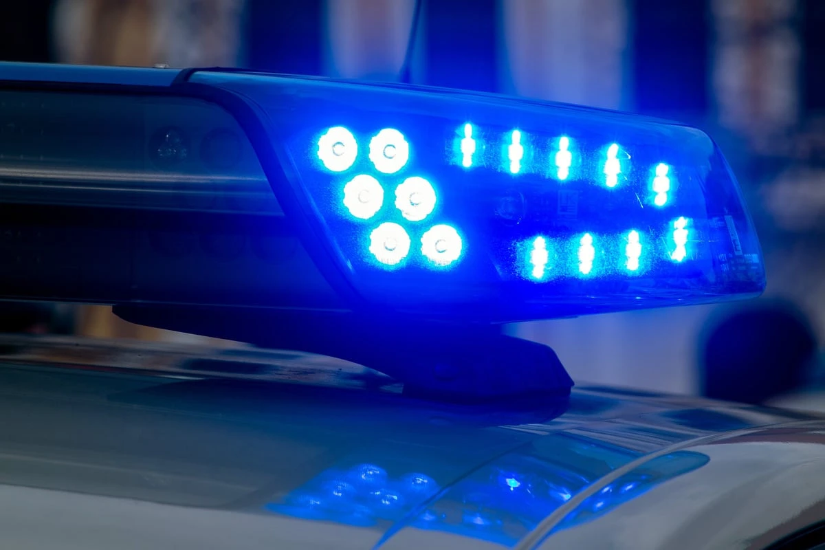 Kontrolle verloren und überschlagen: Mopedfahrerin (17) schwer verletzt