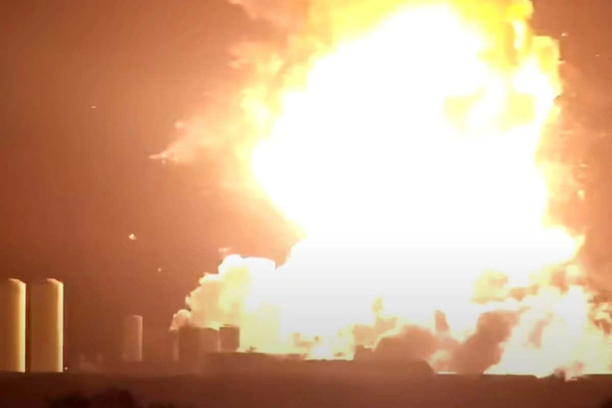 XXL-Feuerball am Nachthimmel: SpaceX-Rakete explodiert vor dem Start!