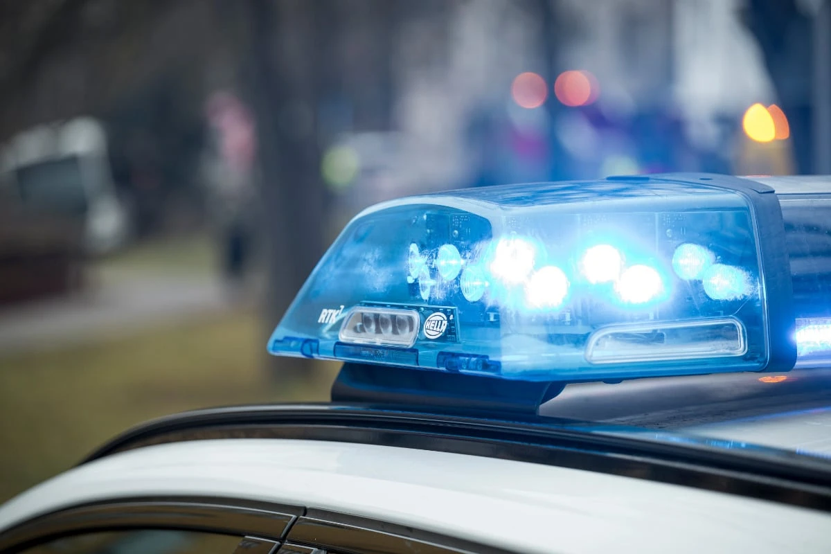 17-Jähriger soll seine eigene Schwester umbringen und geht zur Polizei
